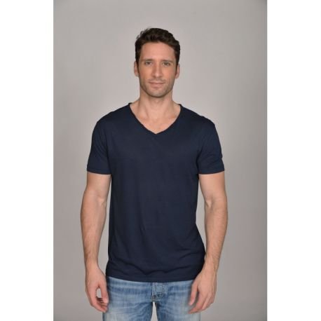 T104 - Men v-neck tee 120