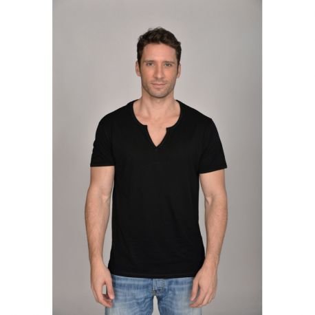 T114 - Men Y neck 140